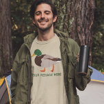 T-shirt En Tri-matière Illustration réaliste de Mallard Duck Personnalisé<br><div class="desc">Ajoutez votre propre message pour créer des tee - shirts graphiques personnalisés qui sont parfaits pour les amateurs d'oiseaux. Ajoutez un nom, un nom d'endroit ou votre propre slogan amusant pour créer un t-shirt qui vous est propre. Ce t-shirt présente une illustration réaliste d'un canard colvert mâle avec votre texte...</div>