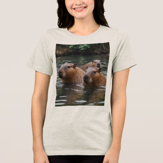 T-shirt En Tri-matière La baignade de Capybara dans la rivière, (Recto)
