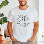 T-shirt En Tri-matière M. Black Modern Script Mariage personnalisé<br><div class="desc">Scénario de calligraphie noire chic moderne et décontracté "Mr" tee - shirt mariage masculin dispose de texte personnalisé qui peut être personnalisé avec le nom de famille du marié et la date/date mariage établie. Parfait pour les nouveaux mariés à porter pendant la lune de miel et au-delà! Visitez notre magasin...</div>