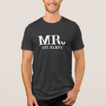 T-shirt En Tri-matière White Bat Goth M. Etabli Mariage Date<br><div class="desc">Goth a créé un t-shirt MR personnalisé avec la date de votre mariage et une chauve-souris remplaçant la période. Montrez le monde quand vous êtes officiellement devenu un mari avec ce tee pour le goth groom avec MR en grandes lettres blanches, avec une chauve-souris comme point, et votre mariage date...</div>