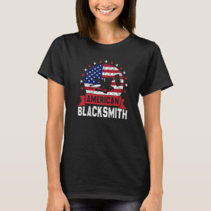 T-shirt Enclume et marteau de forgeage du drapeau américai