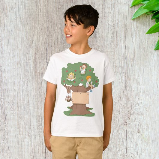 T-shirt Enfants amusants jouant dans l'arbre Apple