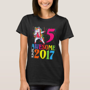 T-shirt Enfants géniaux depuis 2017 Dabbing Unicorn 5e ann