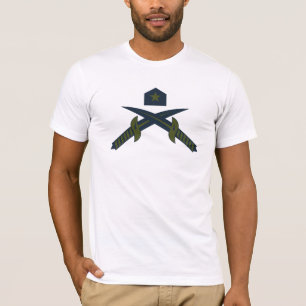 T-shirt Épées croisées patriotiques et militaire étoile