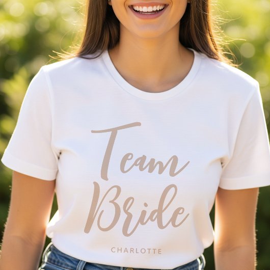 T-shirt Équipe Bride Nom personnalisé Mariage Beige Blanc