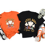 T-shirt Équipe de Boo personnalisée correspondant à l'ami<br><div class="desc">Préparez-vous à célébrer Halloween dans le style rétro avec notre T-Shirt d'ami d'Halloween personnalisée Retro. Ces chemises d'Halloween personnalisées sont parfaites pour les groupes d'amis, les familles ou toute équipe d'Halloween cherchant à faire une déclaration éffrayante et amusante. Dotés d'un design ludique "Boo Crew", ces chemises peuvent être personnalisées avec...</div>