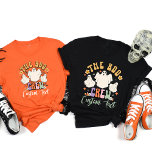T-shirt Équipe de Boo personnalisée correspondant à l'ami<br><div class="desc">Célébrez Halloween avec une torsion rétro dans notre T-Shirt d'ami d'Halloween personnalisé rétro. Ces chemises d'Halloween personnalisées sont parfaites pour les groupes, apportant un look cohésif et amusant à vos festivités d'Halloween. Personnalisez chaque chemise avec le nom de vos amis ou membres de votre famille, faisant de ces chemises un...</div>