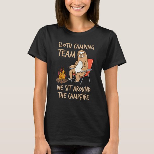 T-shirt Équipe De Camping Sloth Autour Du Feu De Campagne (Devant)