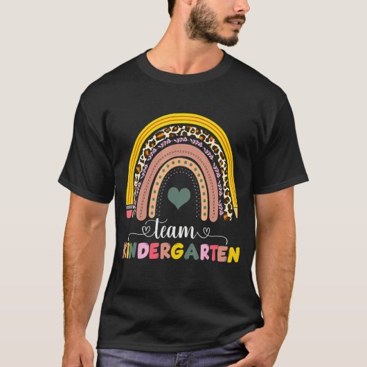 T-shirt Équipe De Crayon Jardin D'Enfants Leopard Arc-En-C (Devant)