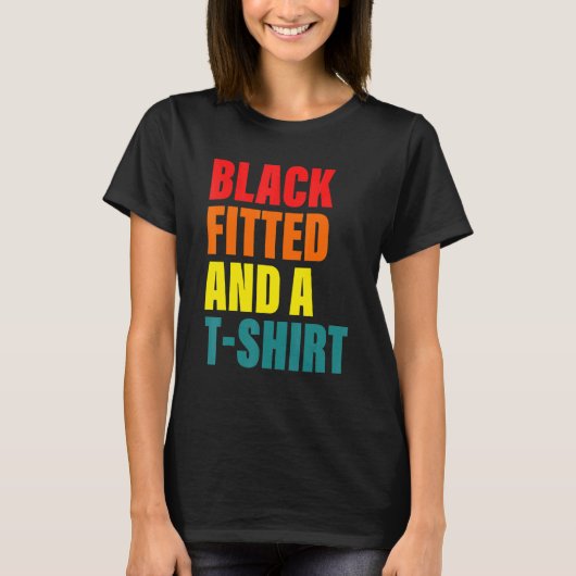 T-shirt Équipé En Noir Et D'Une Brèche (Devant)