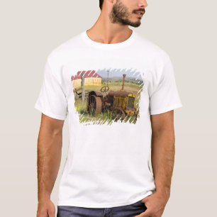T-shirt États-Unis, Oregon, Shaniko. Tracteur ancien rouil