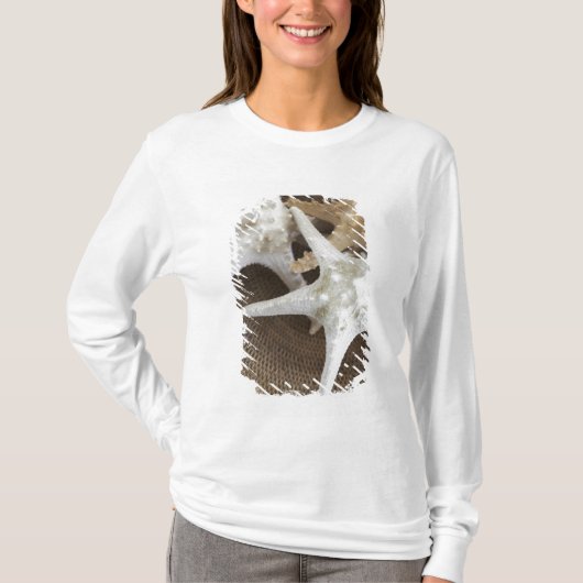 T-shirt Étoiles de mer dans un panier (Devant)