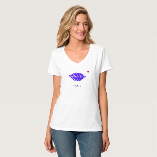 T-shirt étoiles élégantes sur les lèvres bleues avec coeur (Devant entier)
