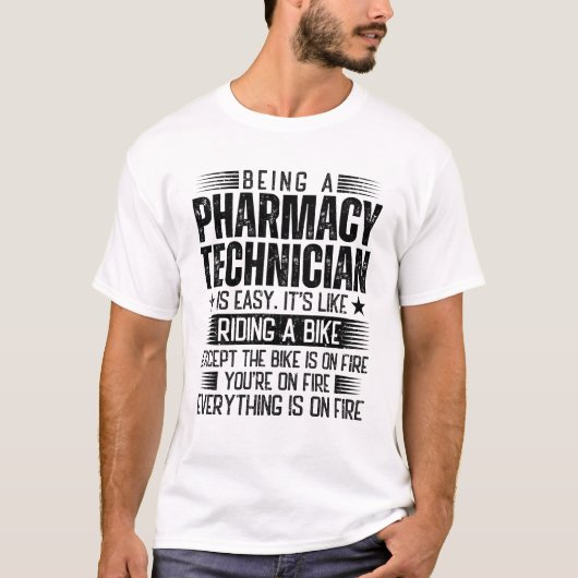 T-shirt Être Technicien En Pharmacie Est Facile (Devant)