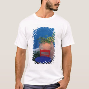 T-shirt Europe, Grèce, Santorin. Terrasse avec vue sur la