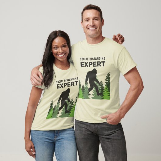 T-shirt Expert en Distances Sociales Sasquatch (Unisexe)