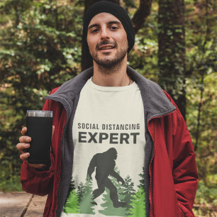 T-shirt Expert en Distances Sociales Sasquatch