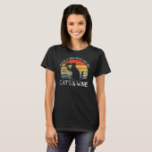 T-shirt Facilement Distrait Par Chats Et Vin Drôle Chat Bo (Devant entier)