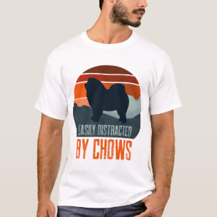 T-shirt Facilement Distrait Par La Promenade De Chows Chie