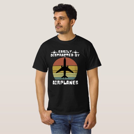 T-shirt Facilement Distrait Par Les Avions (Devant entier)