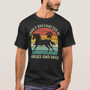 T-shirt Facilement Distrait Par Les Chevaux Et Chiens