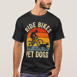 T-shirt Faire du vélo avec les chiens de compagnie citatio
