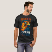 T-shirt Falcon Glance Up Lock On Falconry Enthusiast Desig (Devant entier)