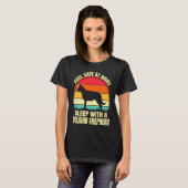 T-shirt Feel Safe at Night Sleep With a Belgian Shepherd (Devant entier)