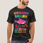 T-shirt Femme Granny Shark Shirt jumeler famille mère<br><div class="desc">Femme Granny Shark Shirt jumeler famille Mère's Day Cadfts</div>