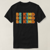 T-shirt Femme lettre Be Kind impression en lumières col en (Design devant)