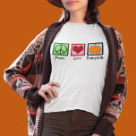 T-shirt Femmes Citrouilles de Peace Love<br><div class="desc">Un joli signe de paix vert,  un coeur rouge,  et un citrouille mignon pour quelqu'un qui aime toutes choses épices citrouilles en automne. J'adore les lanternes de jack o' à Halloween et les citrouilles aux tee - shirts de Thankgiving.</div>