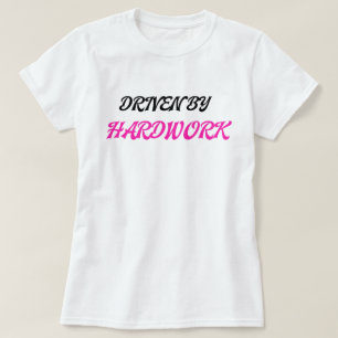 T-shirt Femmes de couple assorties mues par le travail ach