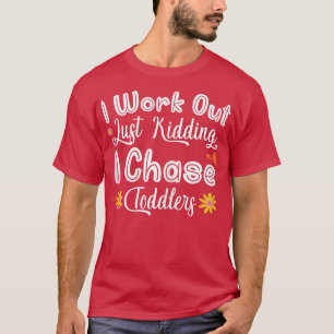 T-shirt Fête des mères Maman Je travaille à la chasse aux