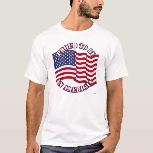 T-shirt Fier D'Être Un Américain Avec Un Drapeau Américain (Devant)