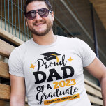 T-shirt Fier papa d'un diplômé de 2023 en or noir nom de c<br><div class="desc">Célébrez l'obtention du diplôme de votre fils ou de votre fille avec ce t-shirt moderne avec une typographie "Fière DAD d'un diplômé de 2023" en noir et or ; customisez facilement ce t-shirt avec l'année de remise des diplômes et le nom du diplômé en éditant les champs modèles.</div>