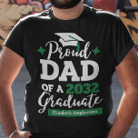 T-shirt Fier papa d'un diplômé de 2023 noir vert nom casqu<br><div class="desc">Célébrez l'obtention du diplôme de votre fils ou de votre fille avec ce t-shirt moderne avec une typographie "Fière DAD d'un diplômé de 2023" en noir et vert ; customisez facilement ce t-shirt avec l'année de remise des diplômes et le nom du diplômé en éditant les champs modèles.</div>