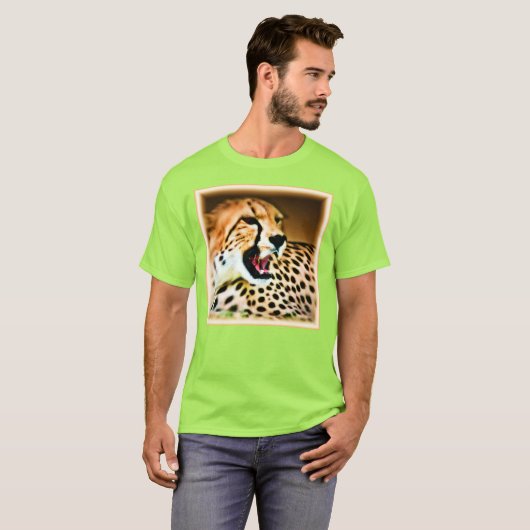 T-shirt "Fierce and Fiery Cheetah Design". Commandez dès m (Devant entier)