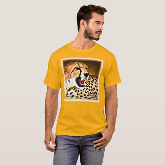 T-shirt "Fierce and Fiery Cheetah Design". Commandez dès m (Devant entier)