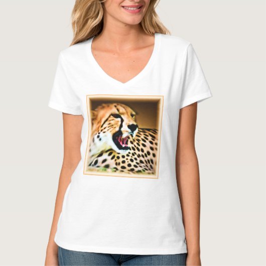 T-shirt "Fierce and Fiery Cheetah Design". Commandez dès m (Devant)