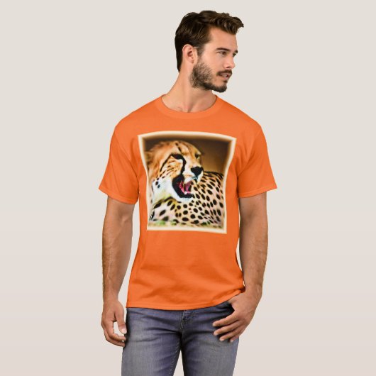 T-shirt "Fierce and Fiery Cheetah Design". Commandez dès m (Devant entier)