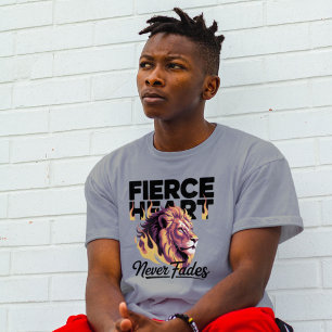 T-shirt Fierce Heart ne se dérobe jamais Lion Eyes Aventur