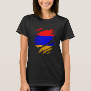 T-shirt Fière Arménienne Torn arraché le drapeau d'Arménie