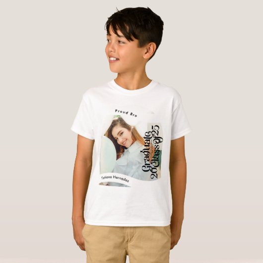 T-shirt FIÈRE Frère du DIPLÔME Classe photo de 2025 (Devant entier)