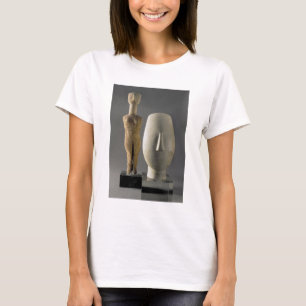 T-shirt (Figurine de Lto R) avec les bras croisés,