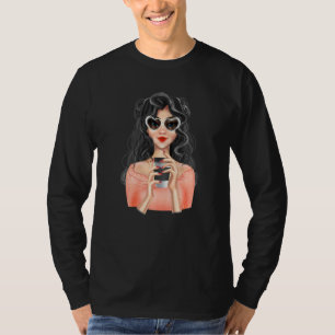 T-shirt Fille Blonde de Mode avec une Tasse de Café avec C