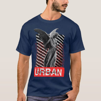 T-shirt Fille marchant dans la rue urbaine
