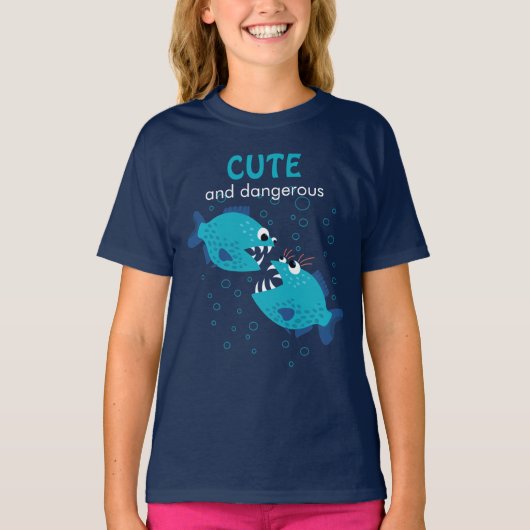 T-shirt Fille mignonne et dangereuse des textes de (Devant)