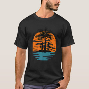 T-shirt Filles Avec Planches De Surf Sur L'Île Au Coucher