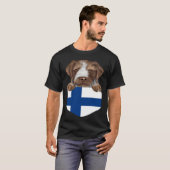 T-shirt Finland Flag German Wirehaired Pointer Dog In Pock (Devant entier)