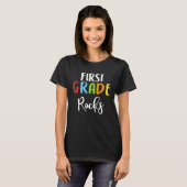 T-shirt First Grade Rocks Teacher Student Back To School K (Devant entier)